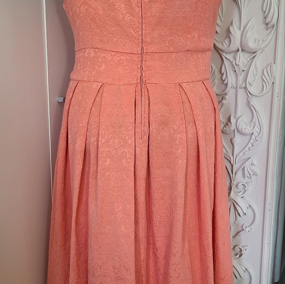 Dress - Picture 4 of 5